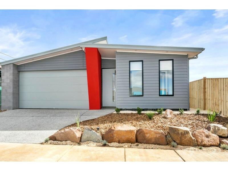 43 Golden Wattle Drive