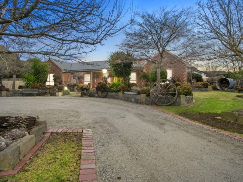 Listing image for 4 Bourbon Way, WAURN PONDS  VIC  3216