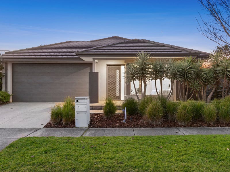 8 Saltbreeze Boulevard