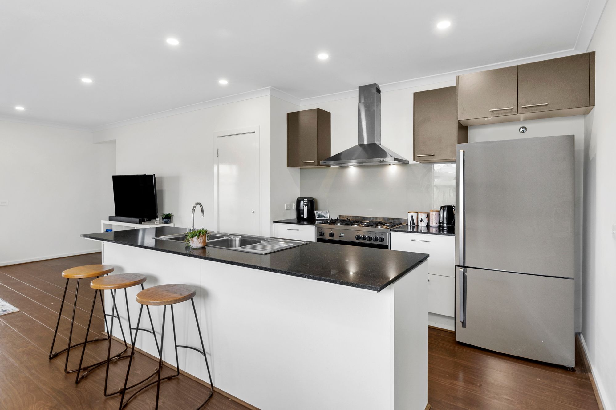 Listing image for 1 Anvil Street, CHARLEMONT  VIC  3217