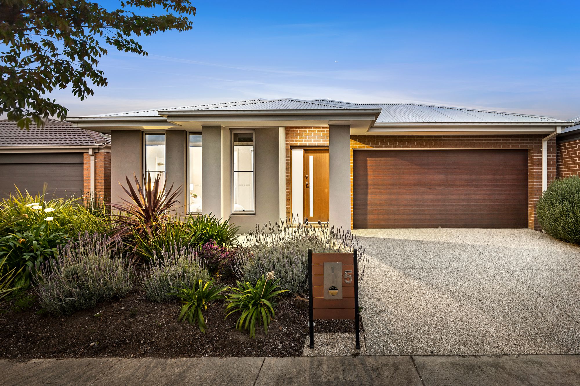 Listing image for 5 Neon Avenue, MOUNT DUNEED  VIC  3217