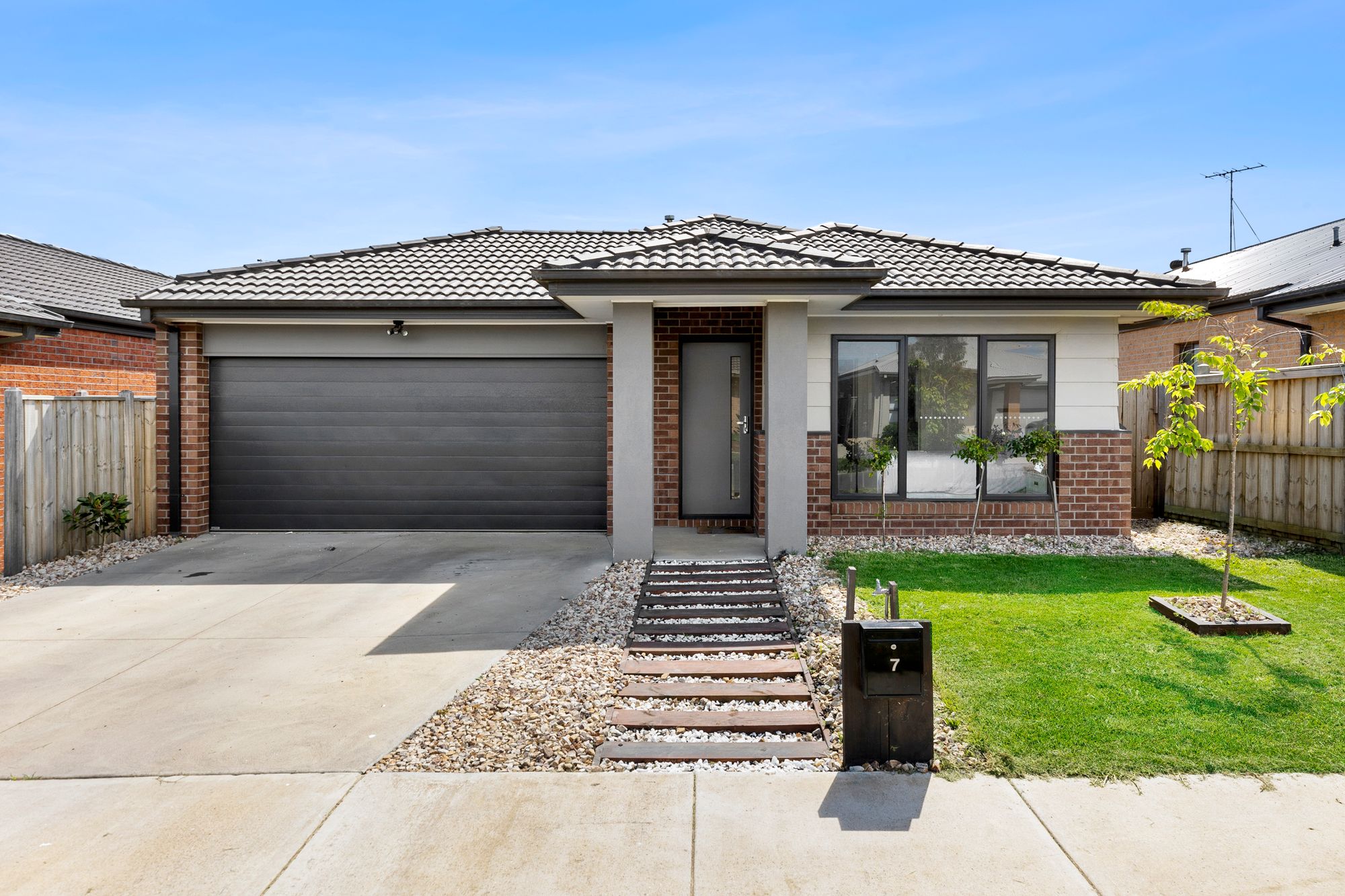 Listing image for 7 Honeyeater Way, MOUNT DUNEED  VIC  3217