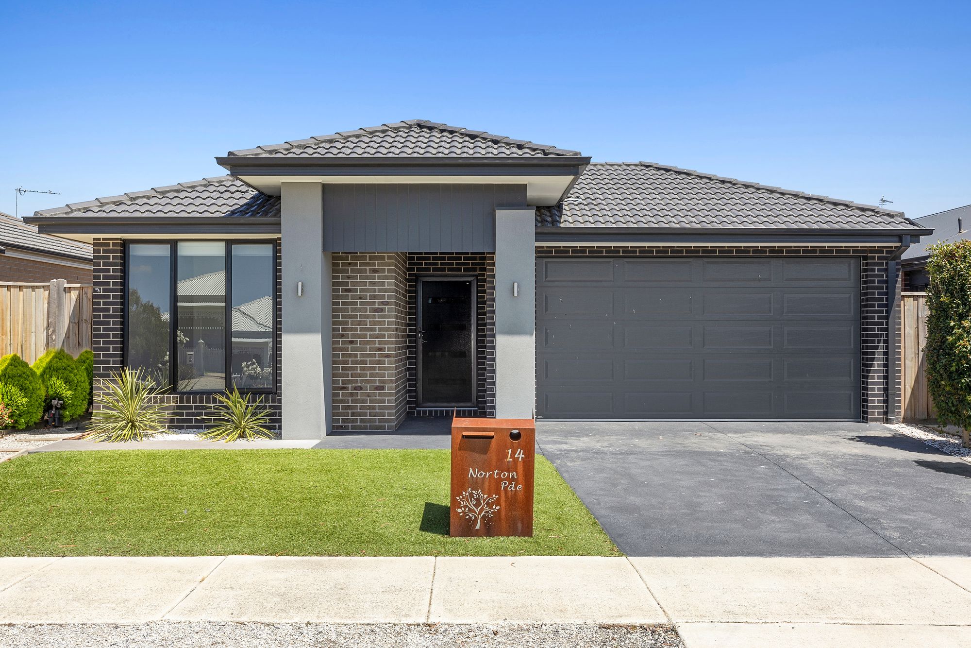 Listing image for 14 Norton Parade, CHARLEMONT  VIC  3217