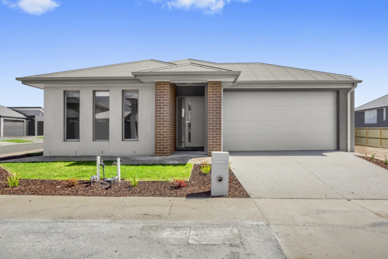 Listing image for 8 Celadon Parade, MOUNT DUNEED  VIC  3217