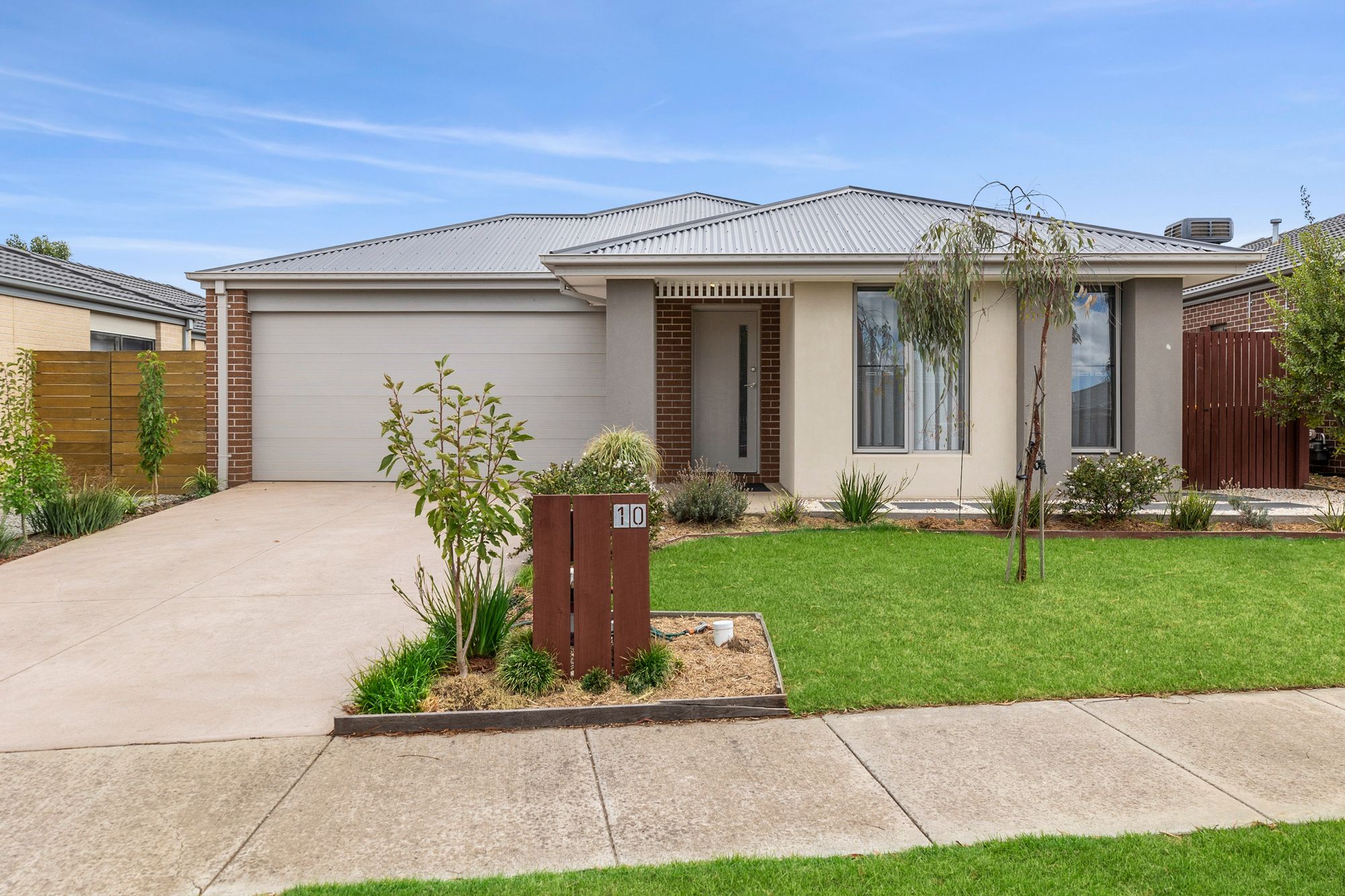 Listing image for 10 Lunar Street, MOUNT DUNEED  VIC  3217