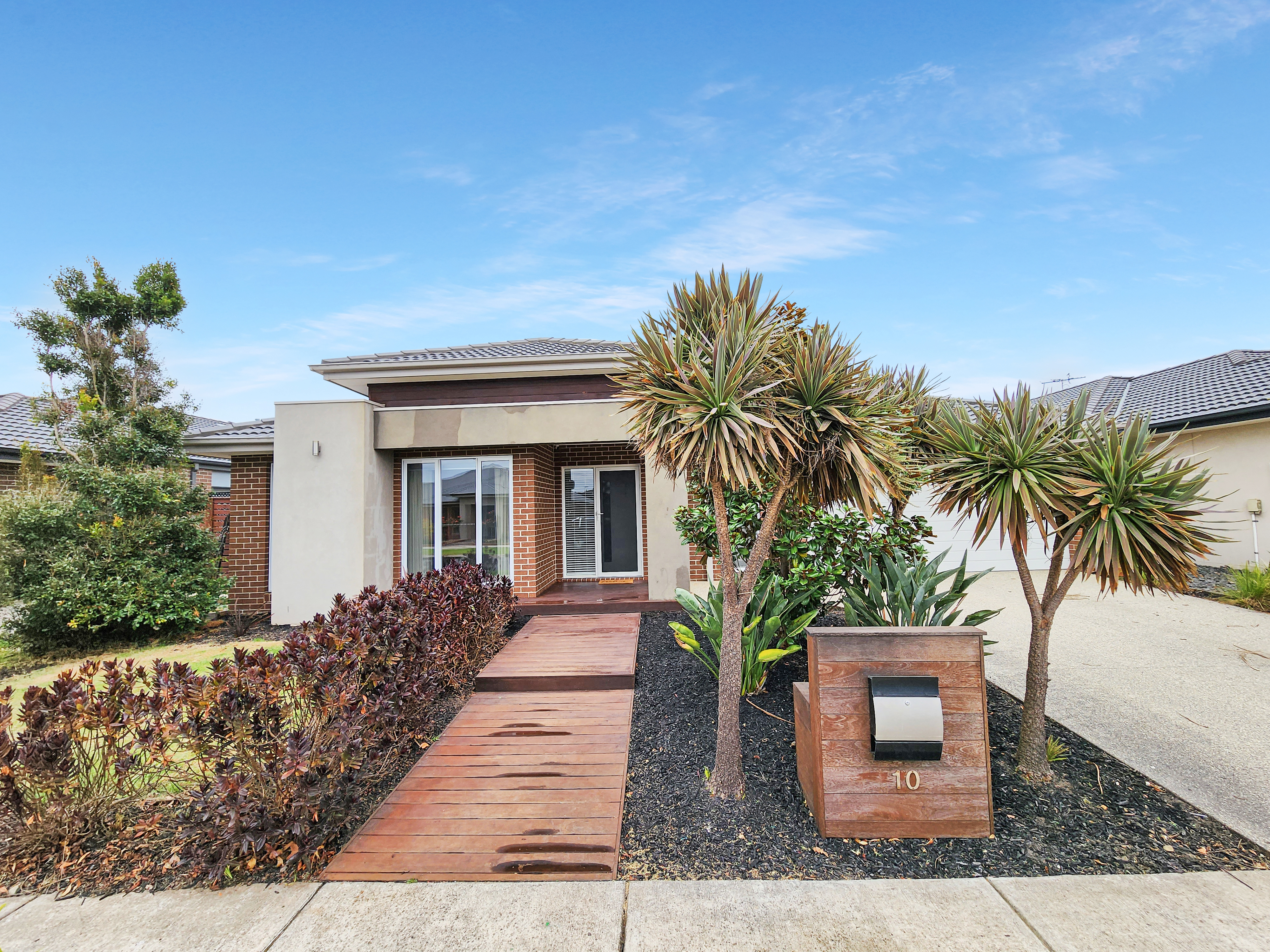 Listing image for 10 Portrush Loop, ARMSTRONG CREEK  VIC  3217