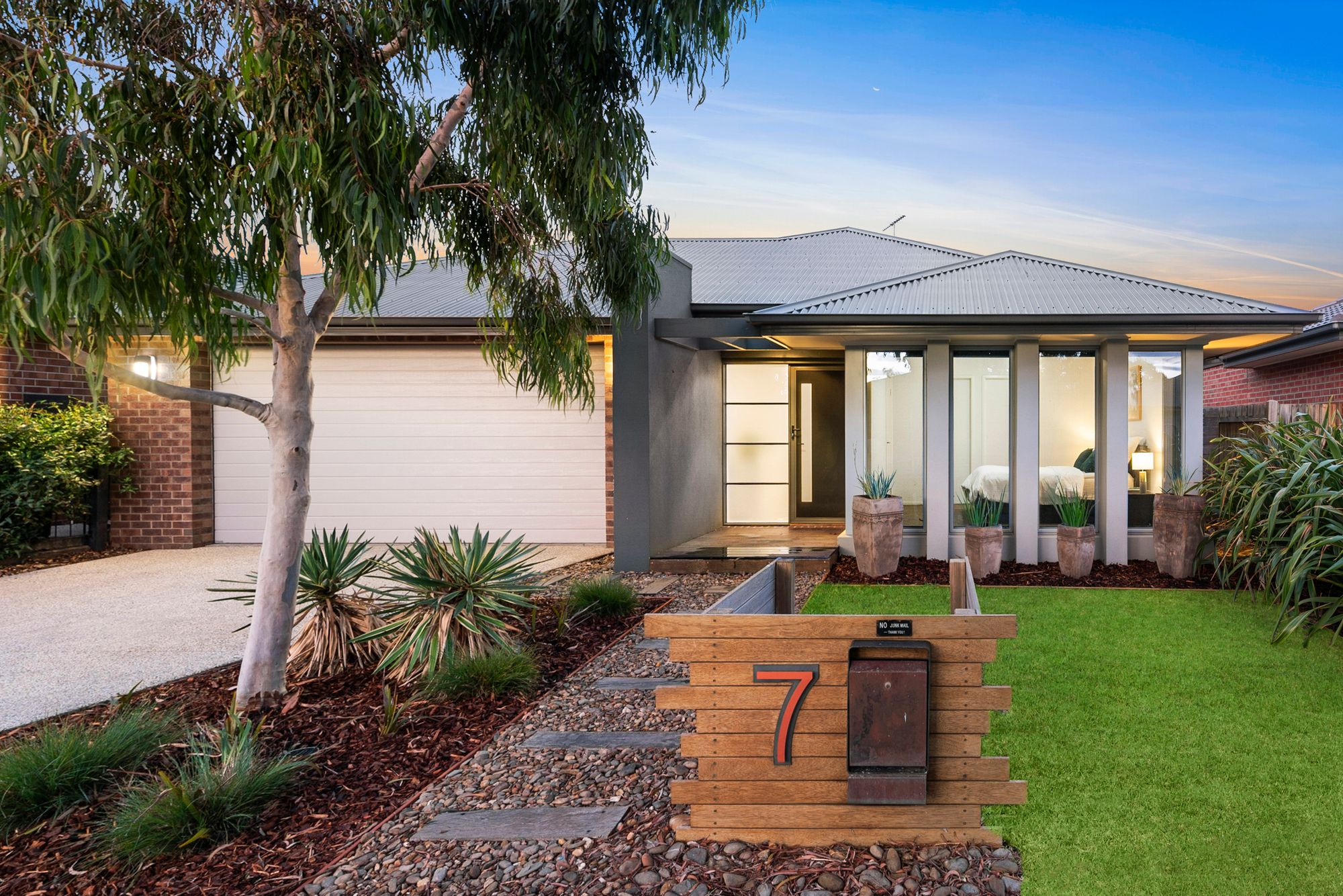 Listing image for 7 Bridgewater Circuit, ARMSTRONG CREEK  VIC  3217