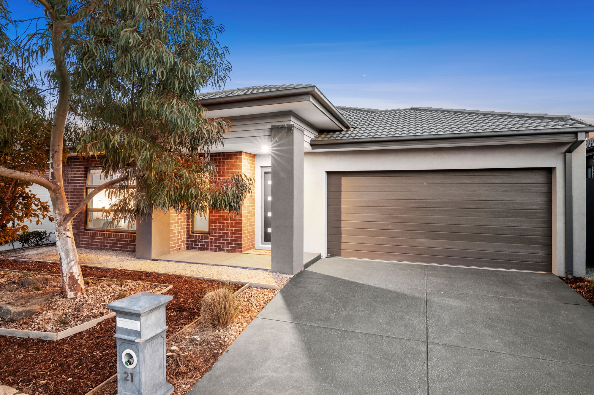 Listing image for 21 Cabane Circuit, MOUNT DUNEED  VIC  3217