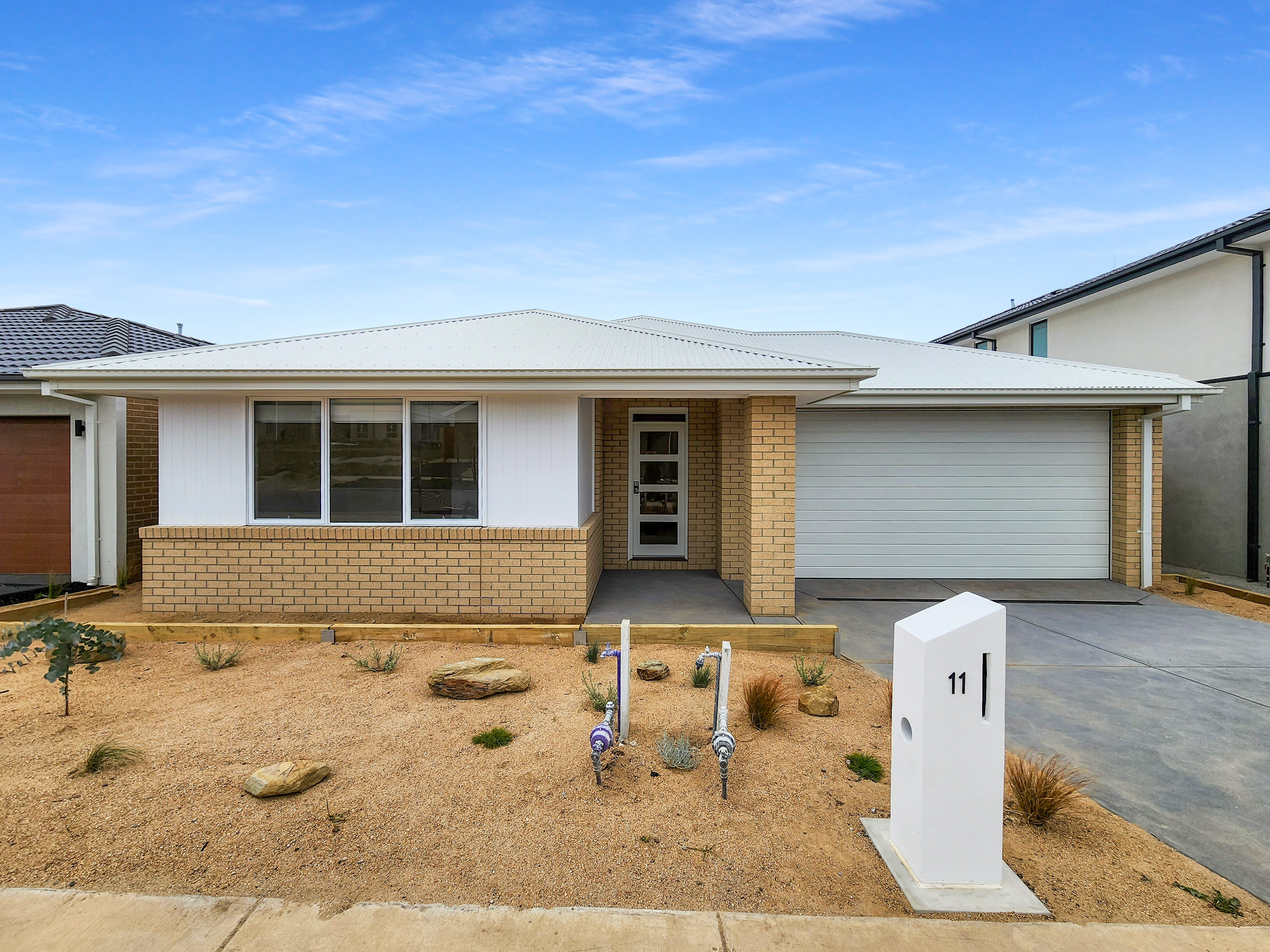 Listing image for 11 Vasse Circuit, MOUNT DUNEED  VIC  3217