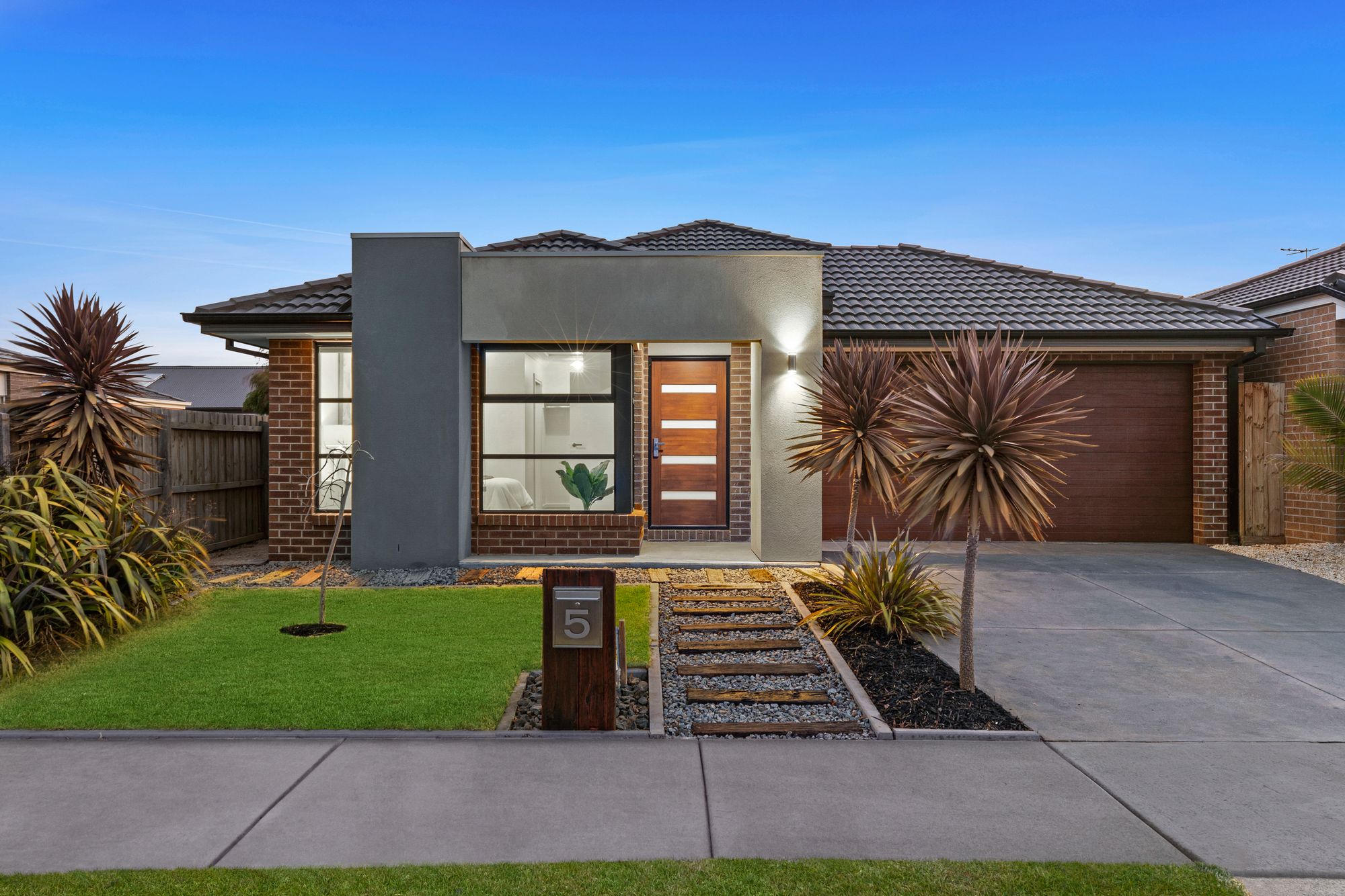 Listing image for 5 Ross Street, ARMSTRONG CREEK  VIC  3217