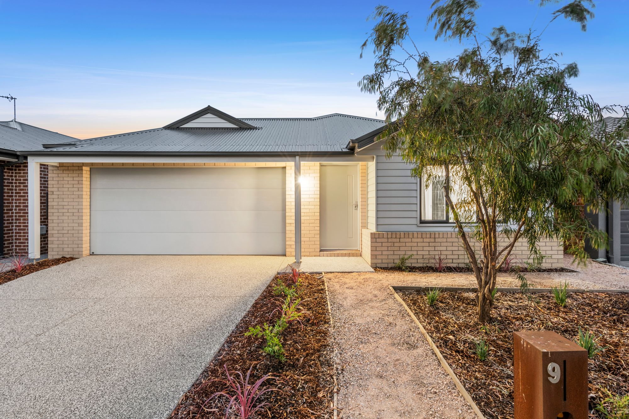 Listing image for 9 Norton Parade, CHARLEMONT  VIC  3217