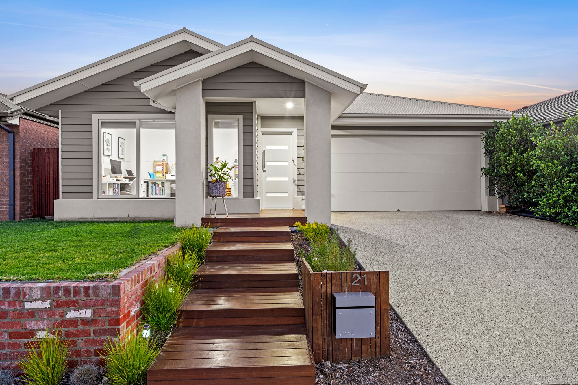 Listing image for 21 Valrose Road, CHARLEMONT  VIC  3217