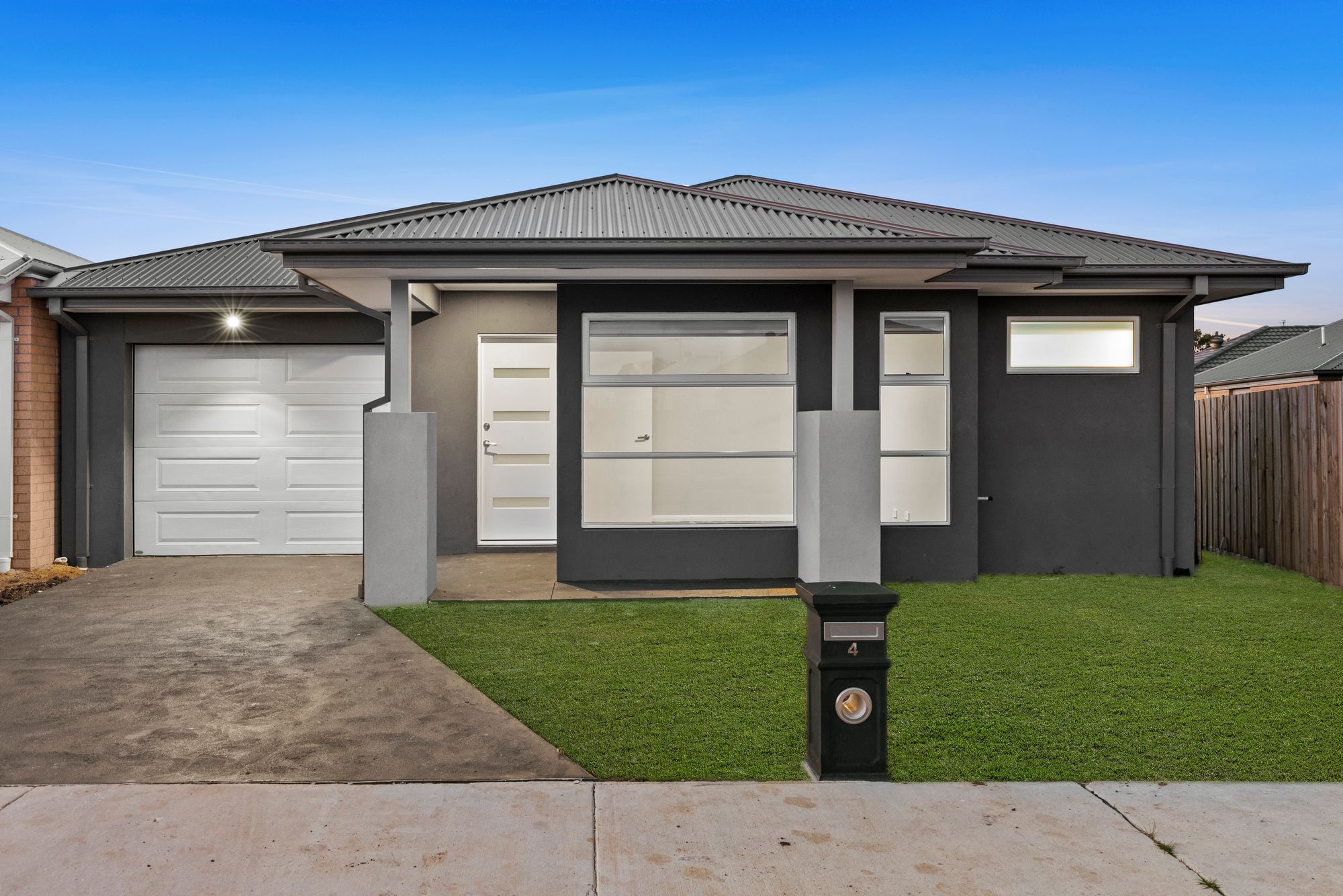 Listing image for 4 Unico Circuit, MOUNT DUNEED  VIC  3217