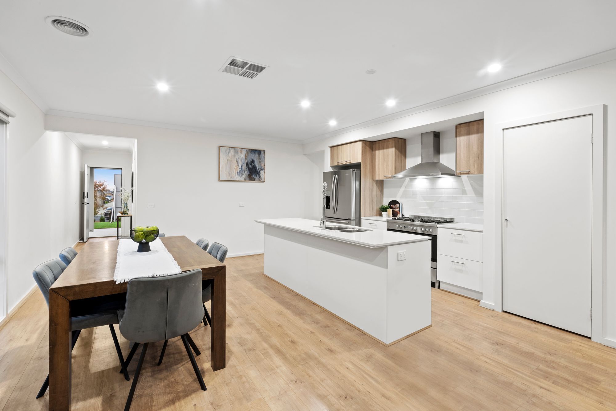 Listing image for 34 Heathcote Street, MOUNT DUNEED  VIC  3217