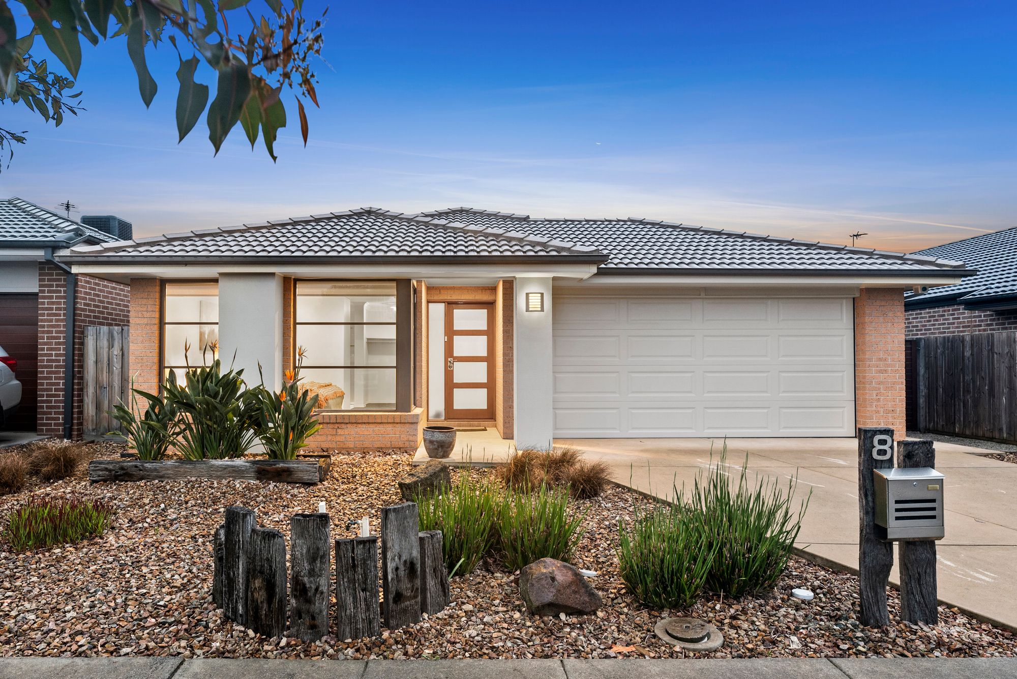 Listing image for 8 Kingscliff Avenue, ARMSTRONG CREEK  VIC  3217