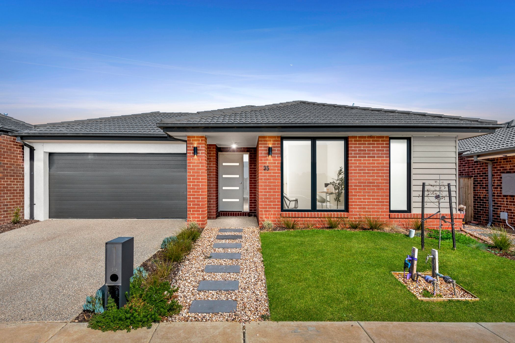 35 Mcarthur Crescent