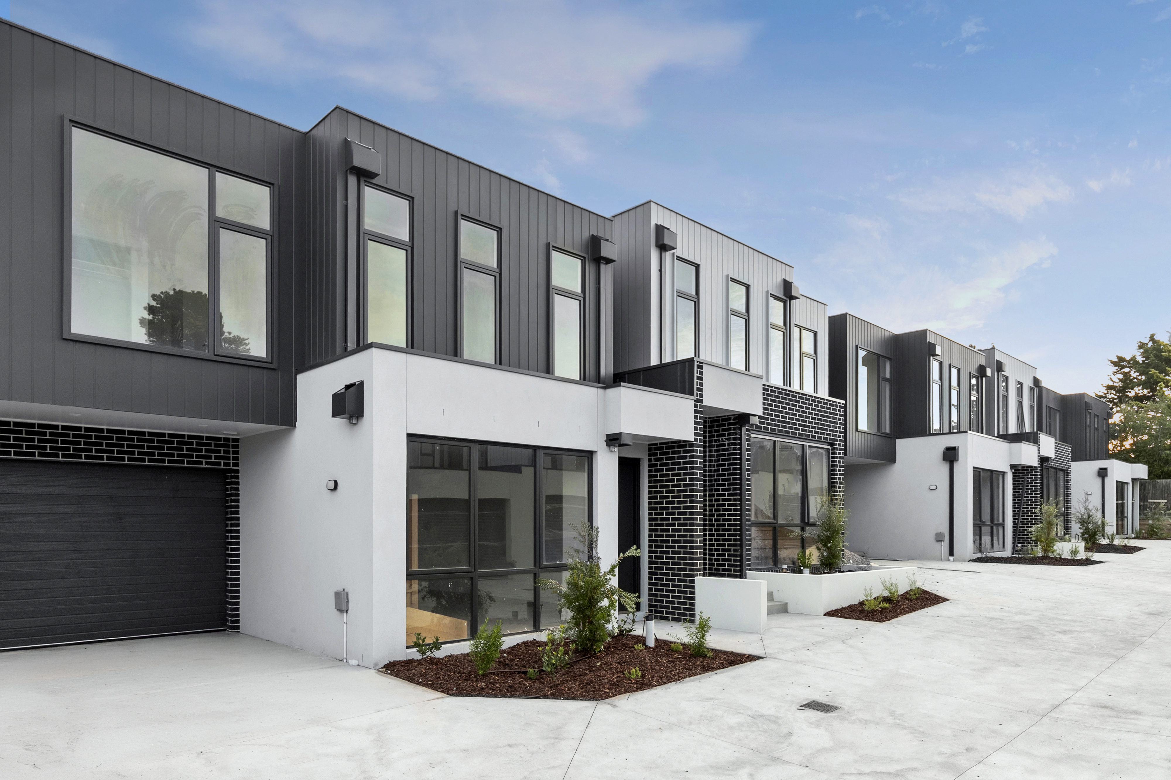 12/48-58 Station Lake Road, LARA