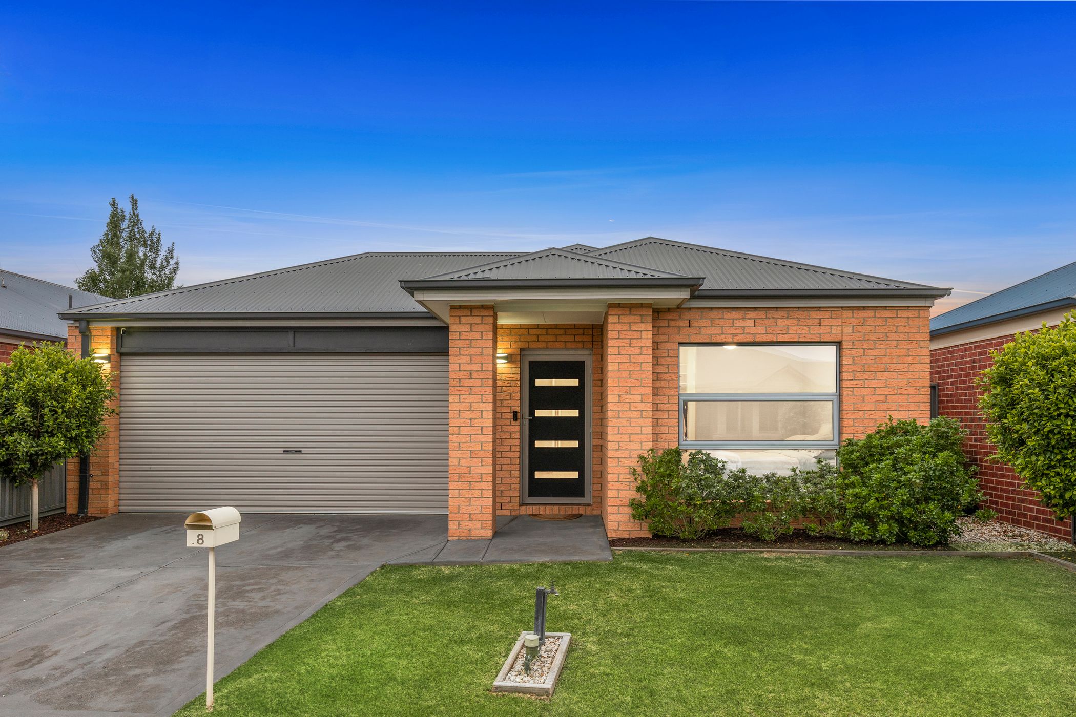 8 Grey Teal Place, LARA