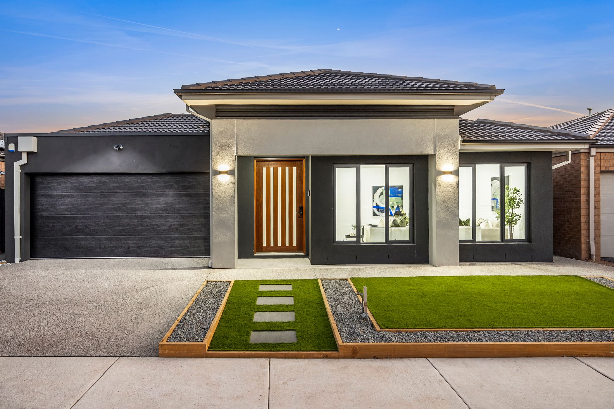 10 Sunlight Circuit, LARA