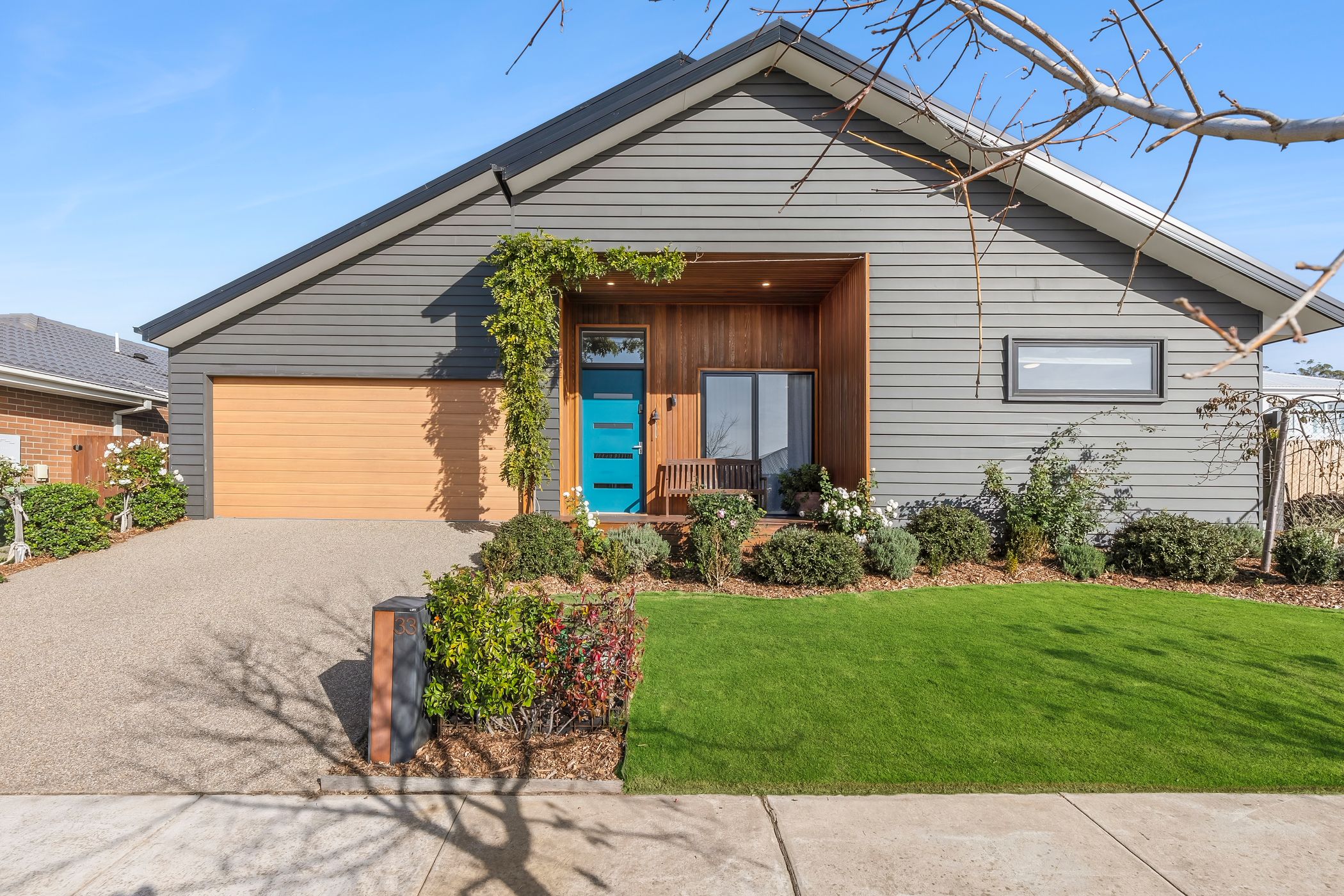 33 Whiteley Street, MOUNT DUNEED