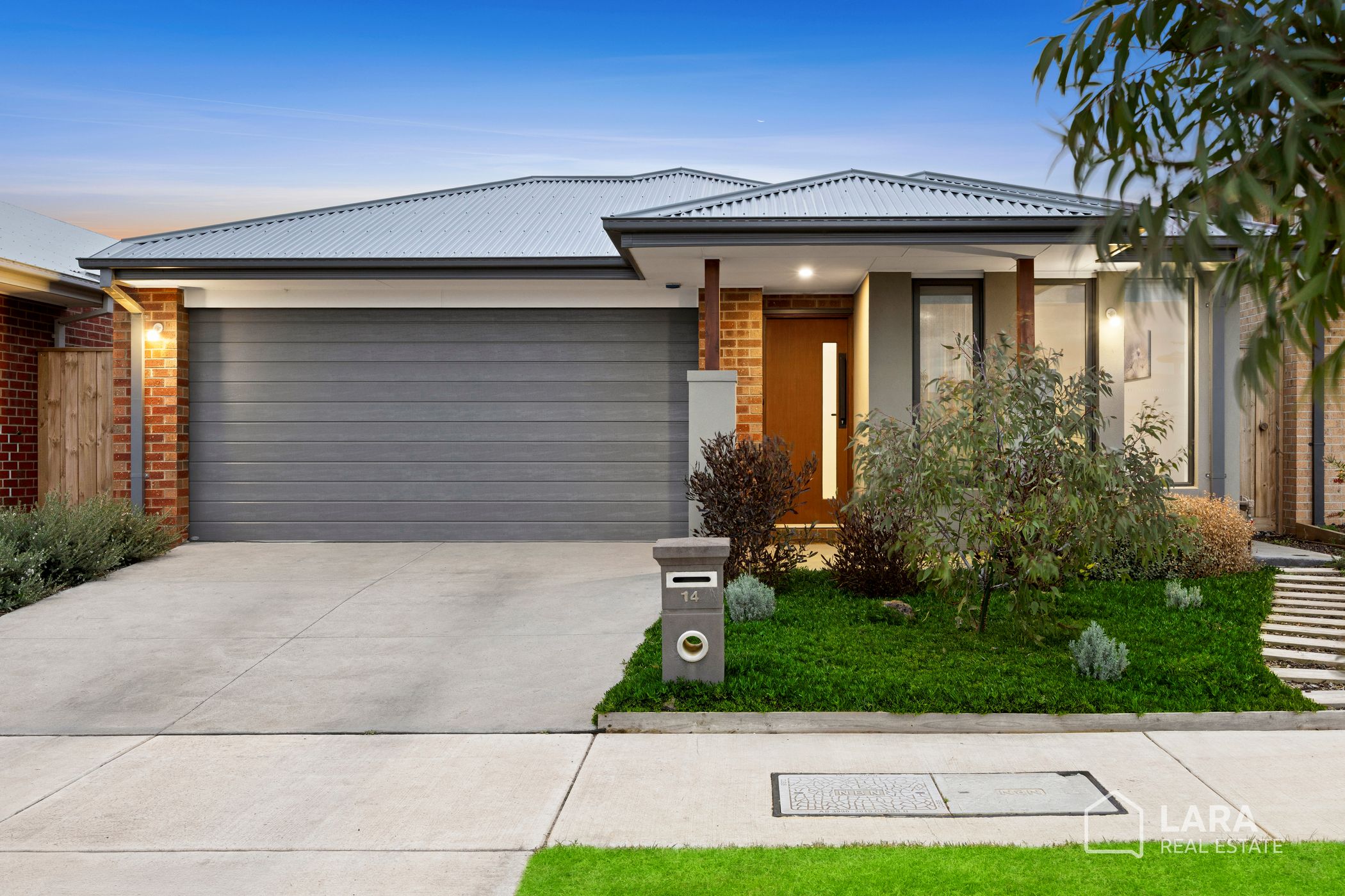 14 Farndale Drive, LARA