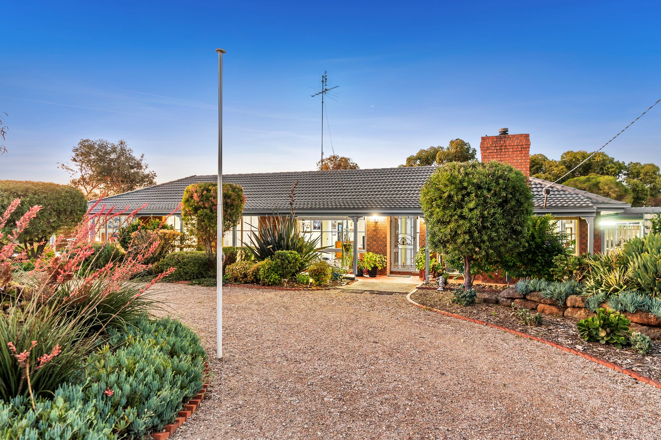 25 Kiddle Drive, LARA