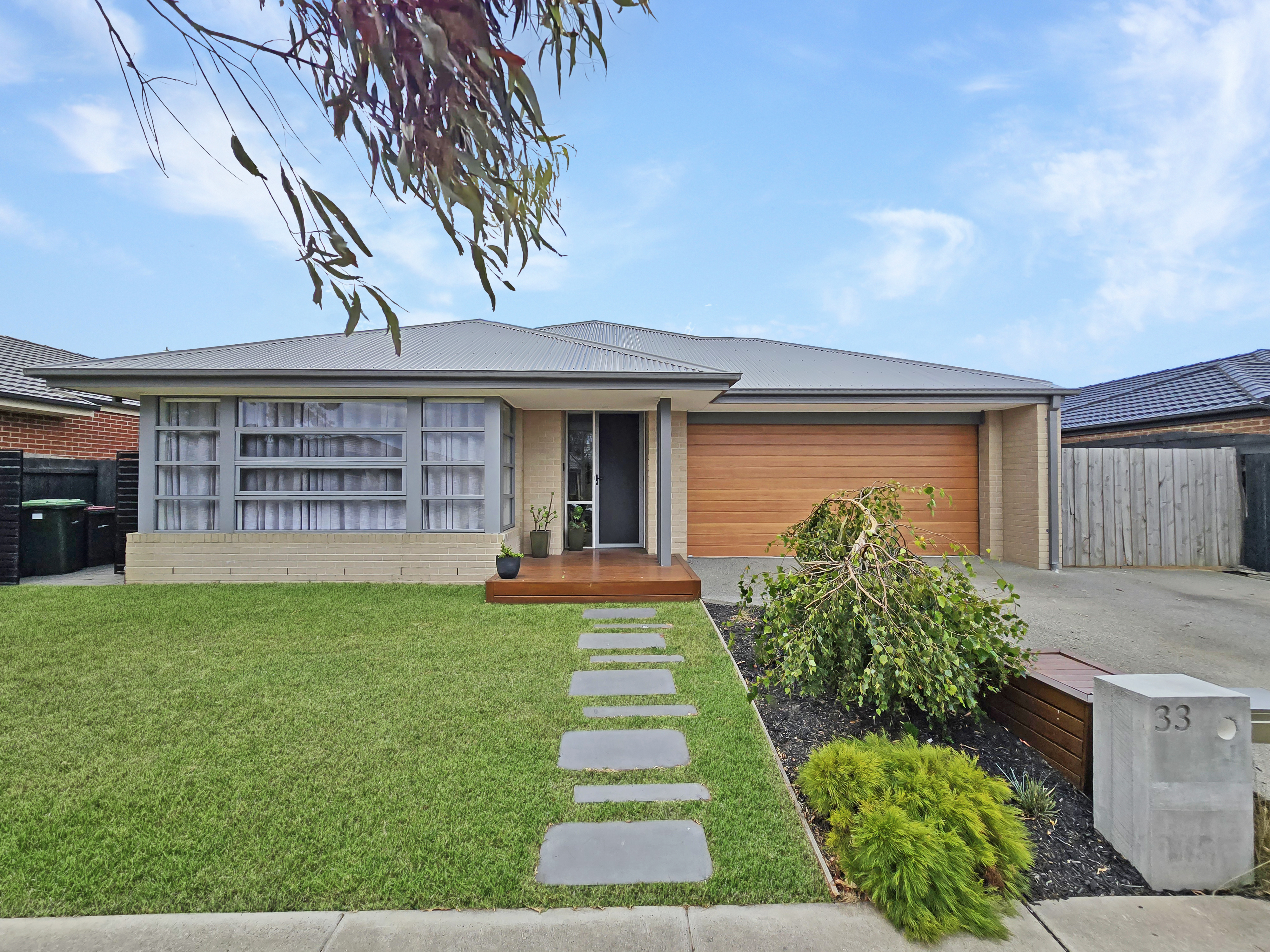 Listing image for 33 Jacana Way, ARMSTRONG CREEK  VIC  3217