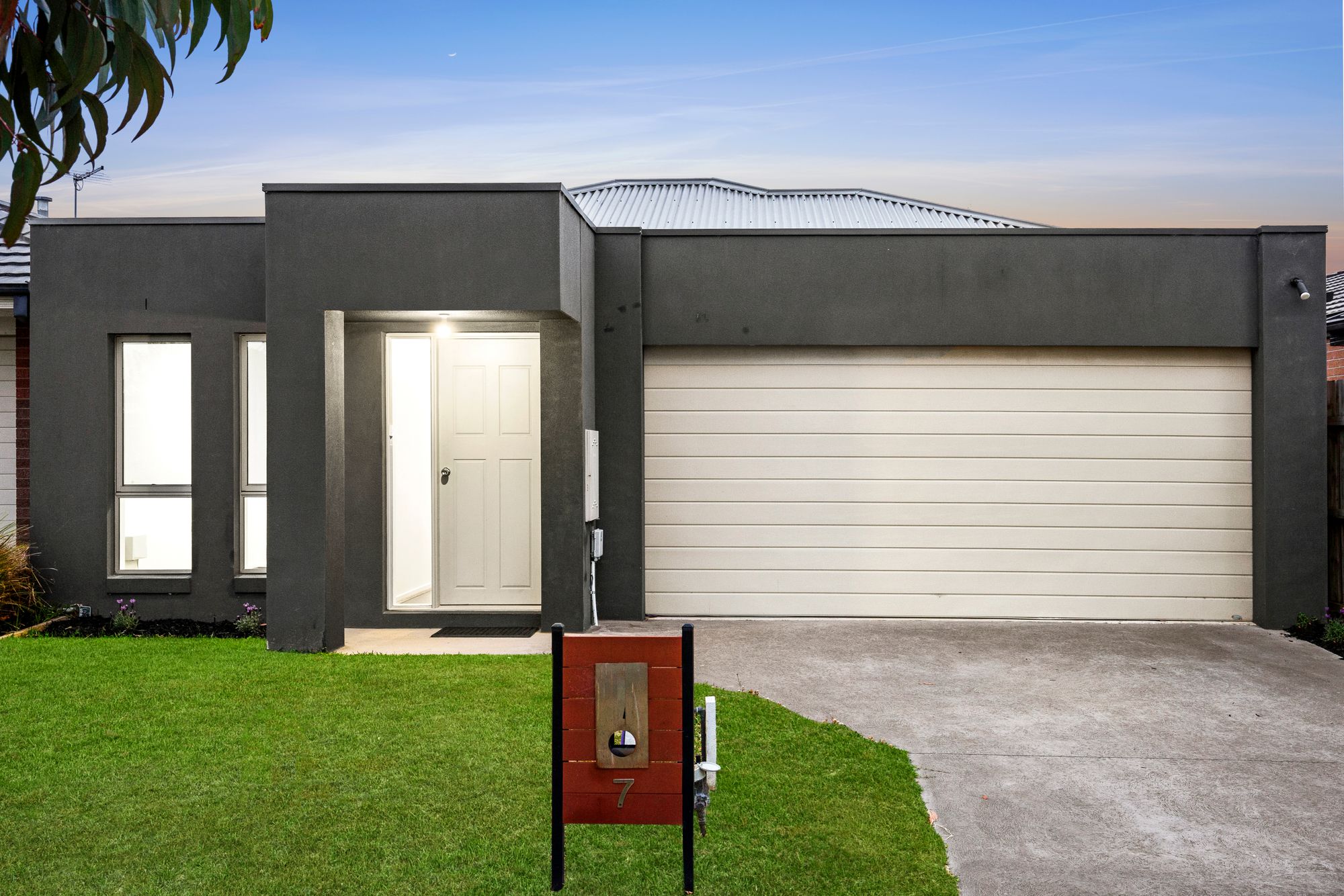 Listing image for 7 Glide Way, ARMSTRONG CREEK  VIC  3217