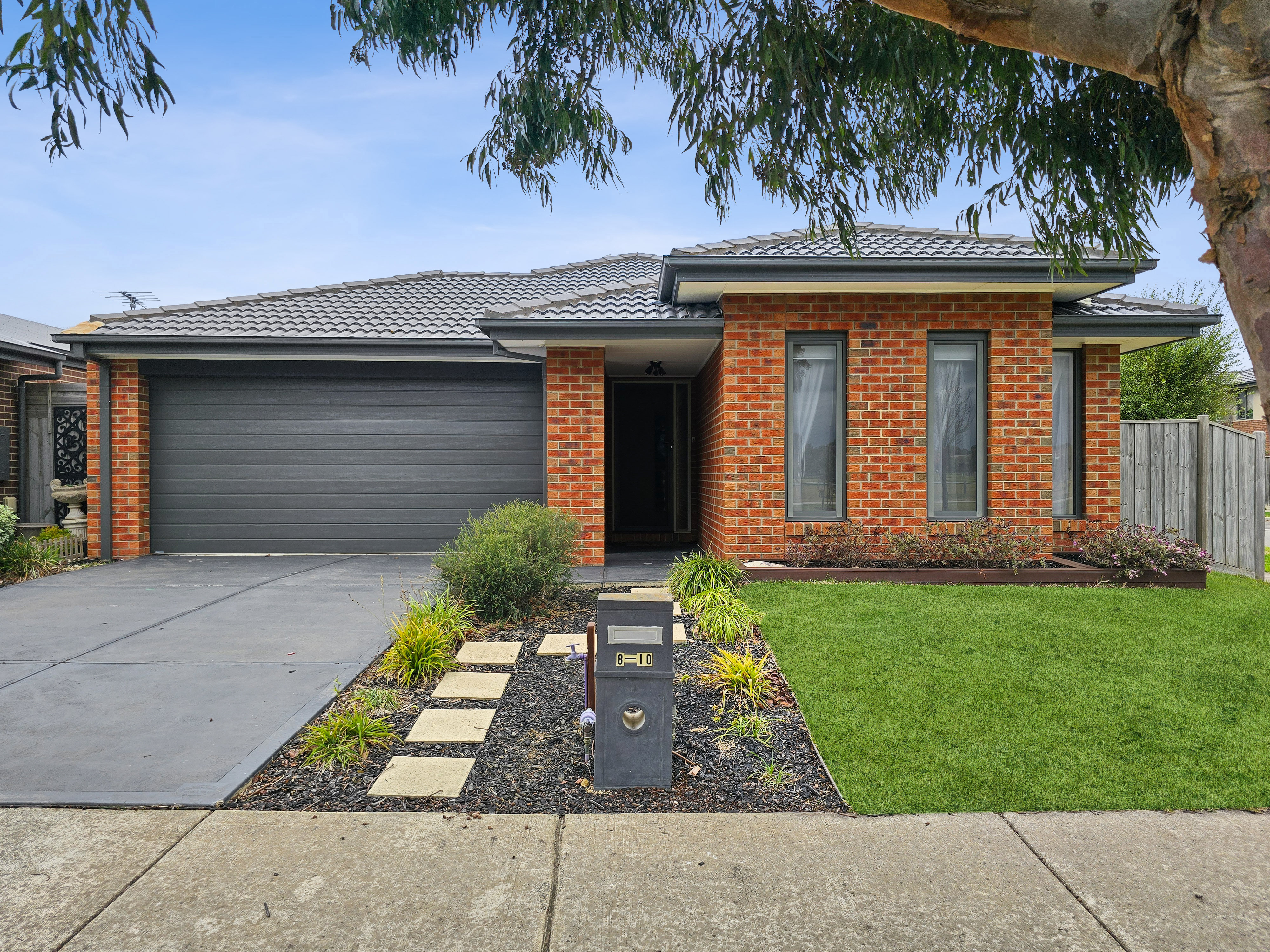 Listing image for 8 - 10 Settler Place, ARMSTRONG CREEK  VIC  3217