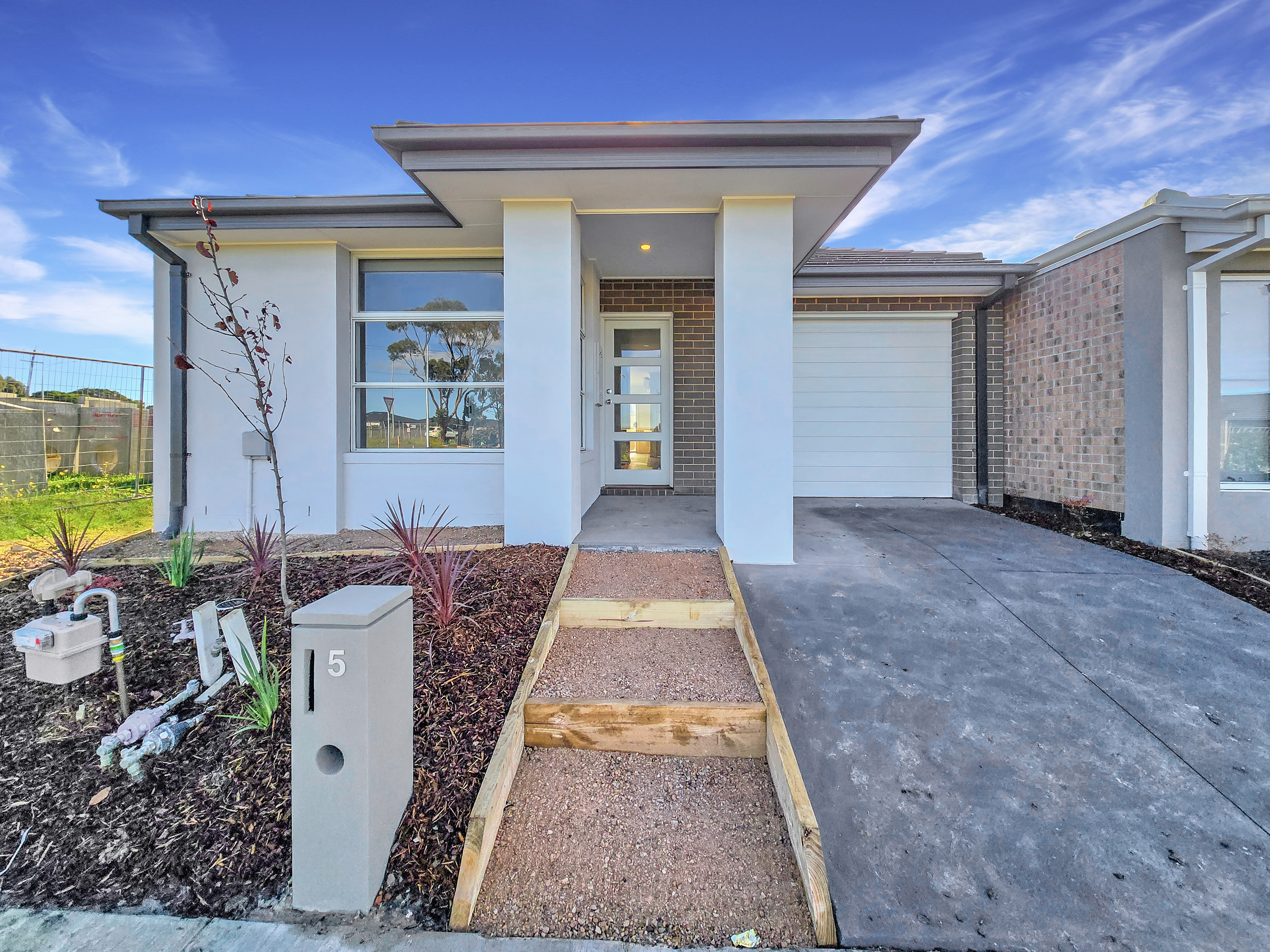 Listing image for 5 Duke Street, ARMSTRONG CREEK  VIC  3217