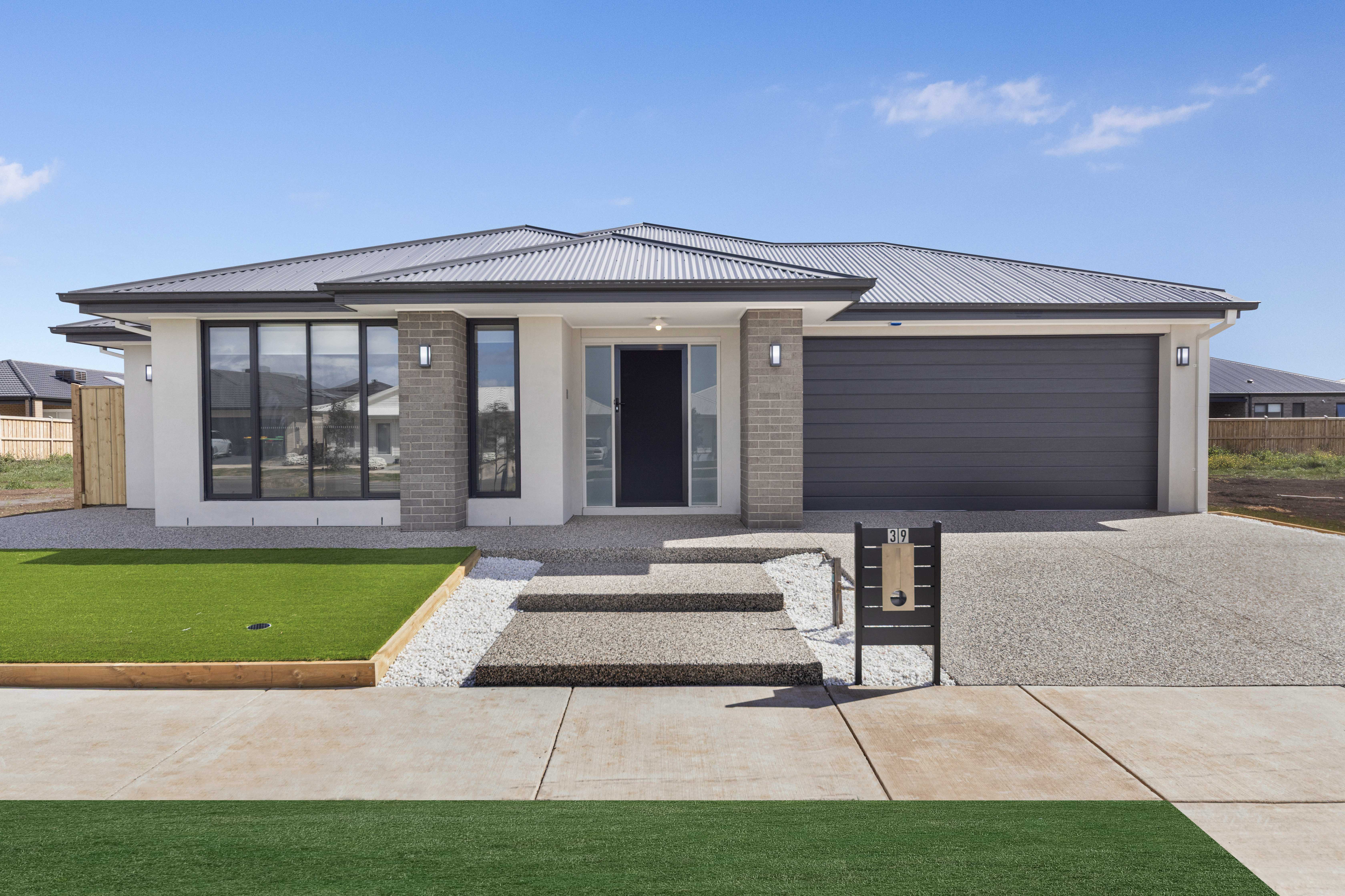 39 Abingdon Boulevard, LARA