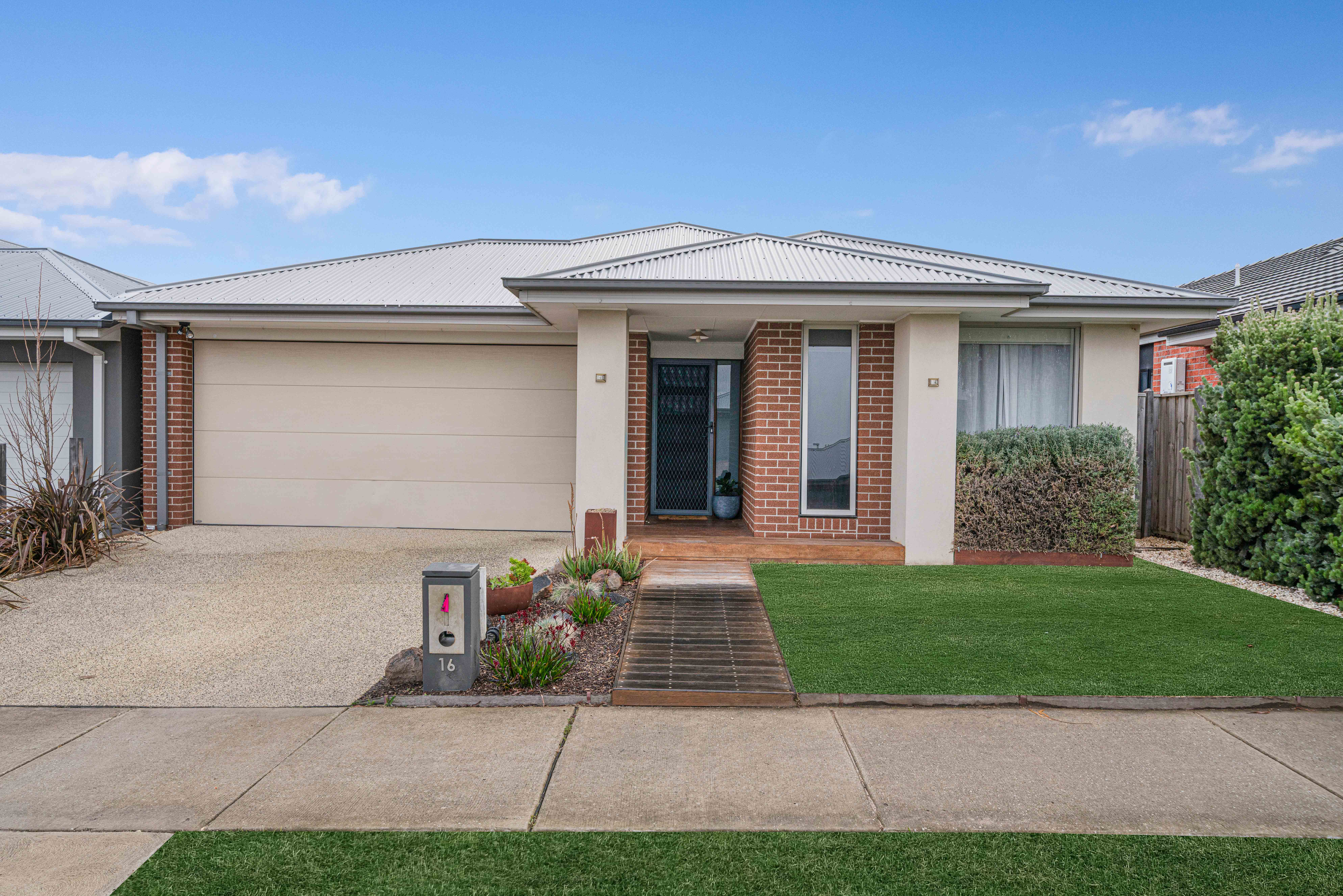 16 Efficient Avenue, MOUNT DUNEED