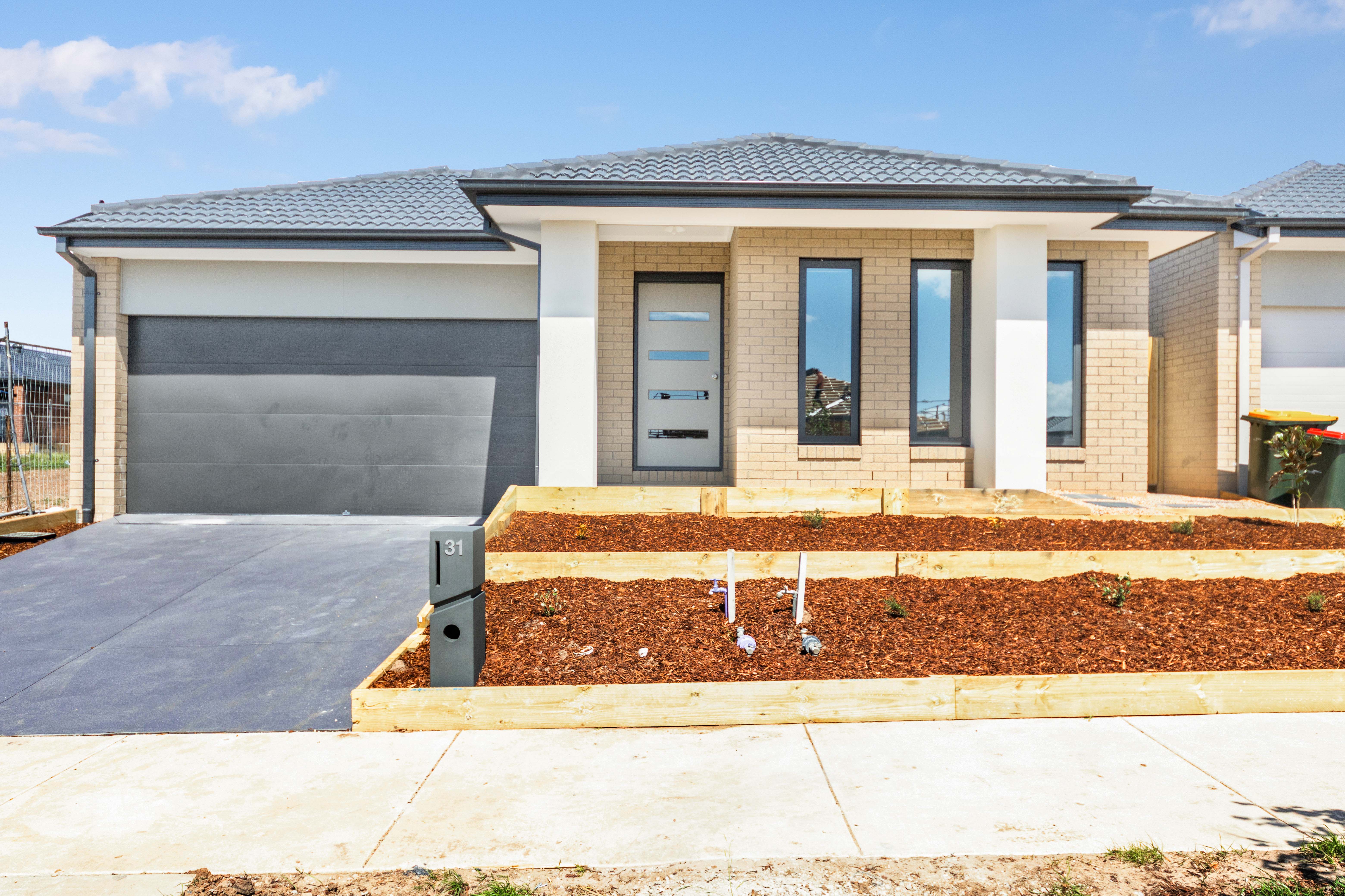 31 Montenegro Crescent, MOUNT DUNEED