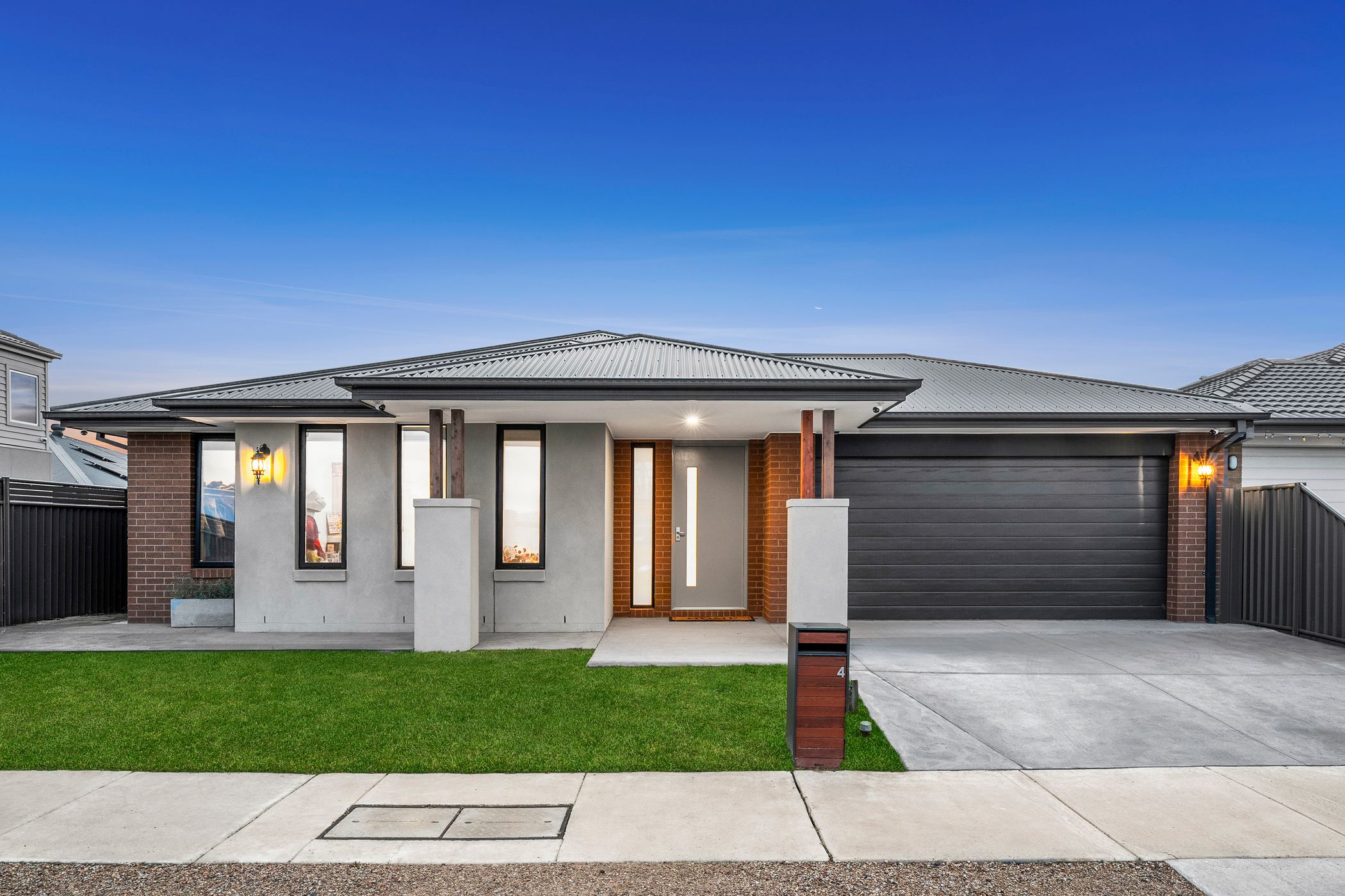 4 Reflections Crescent, LARA