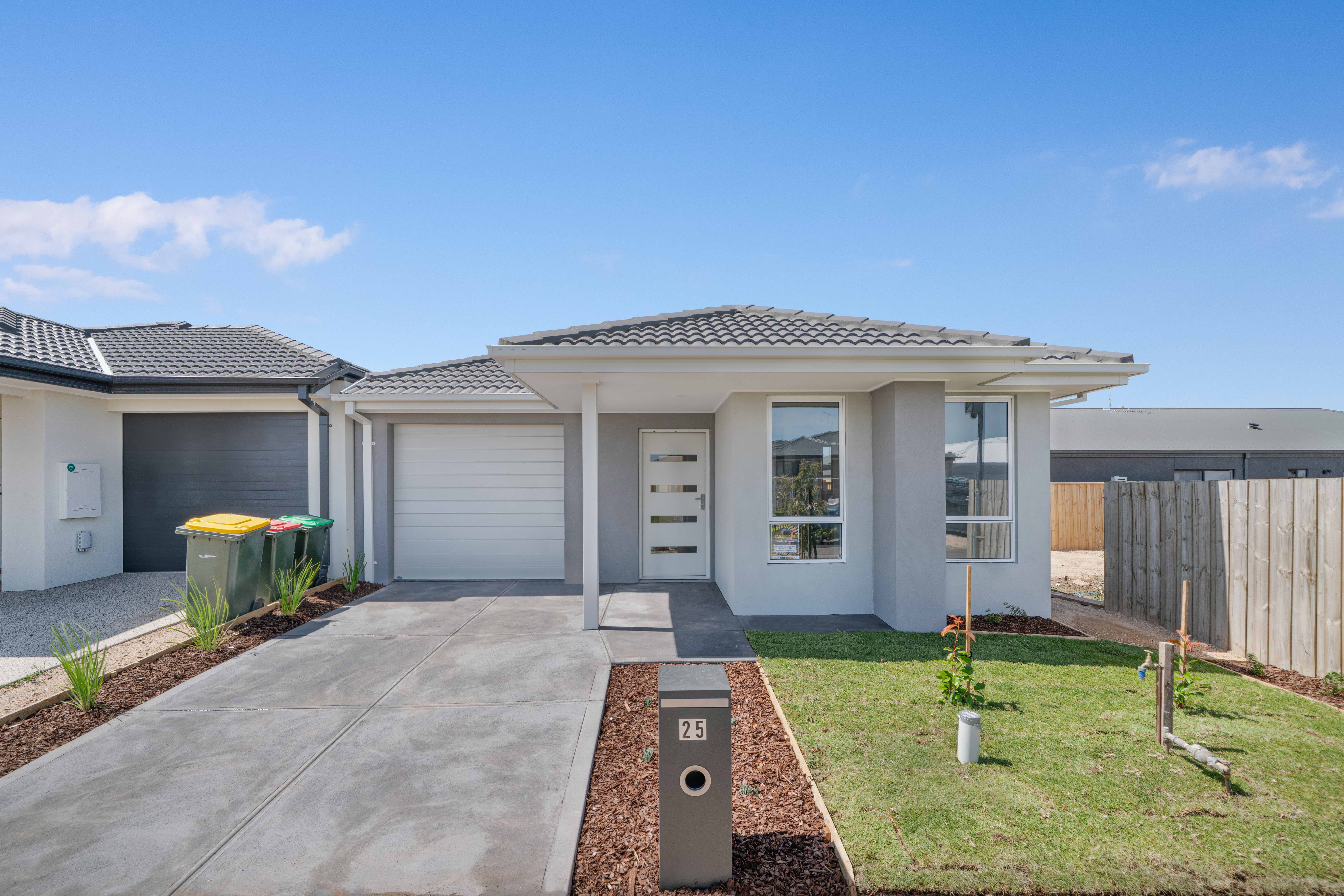 25 Skipper Avenue, LARA