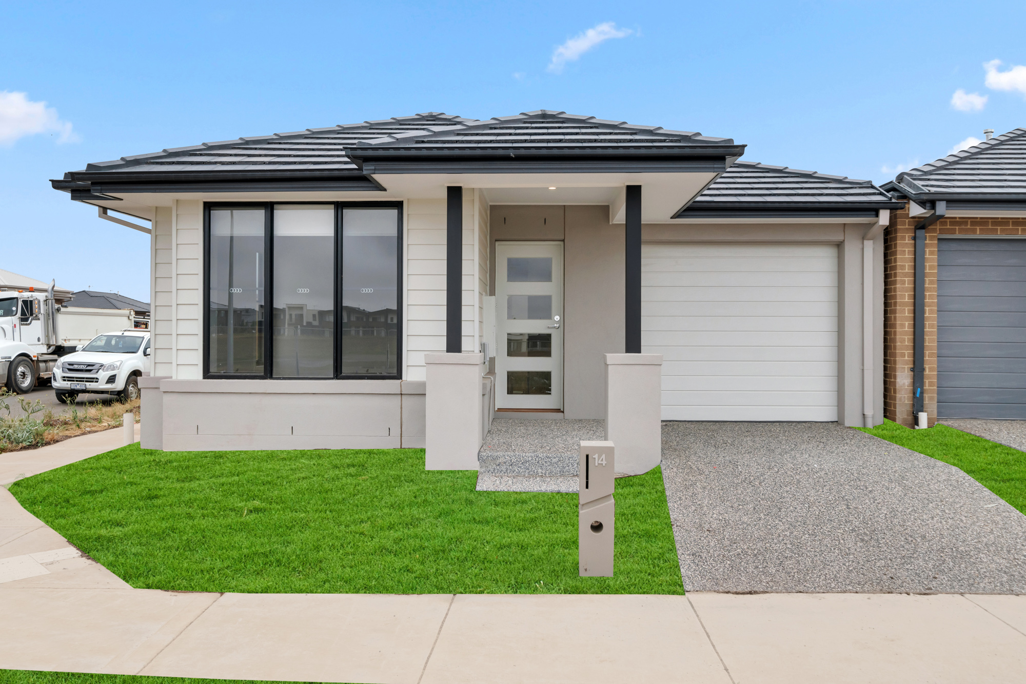 14 Leger Street, MANOR LAKES