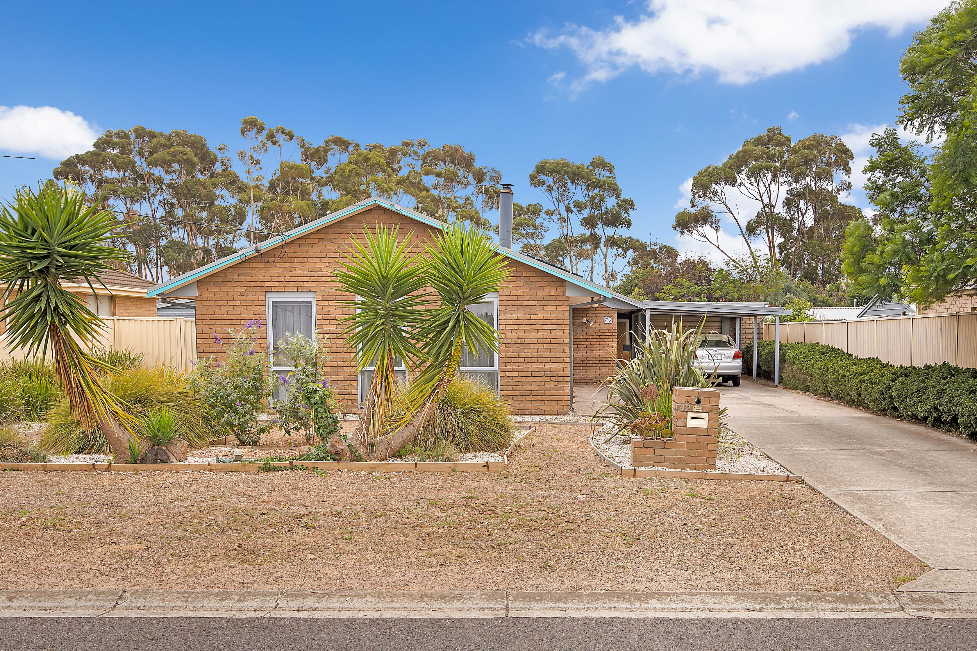 42 Smeaton Close, LARA