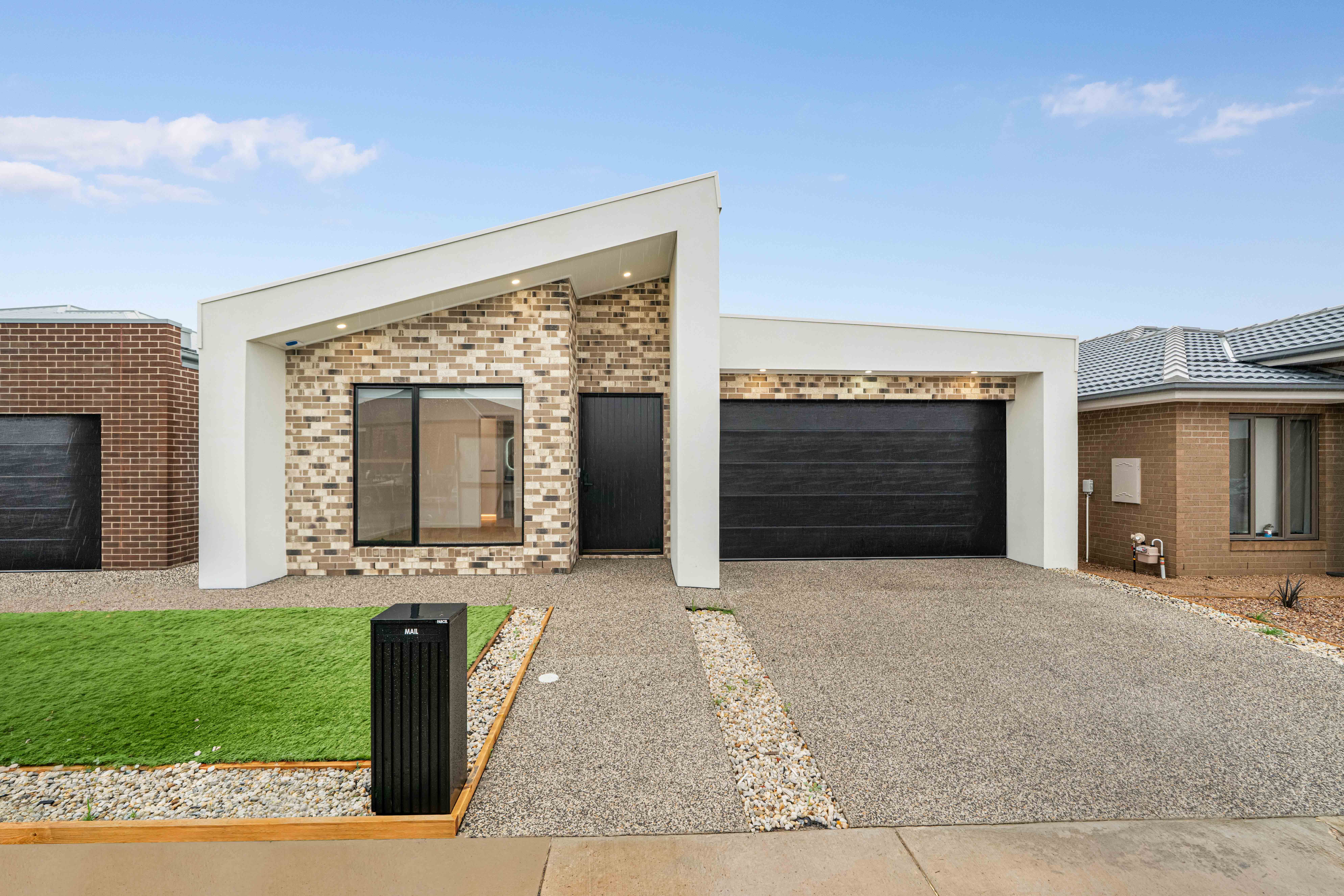 33 Rosedale Circuit, LARA