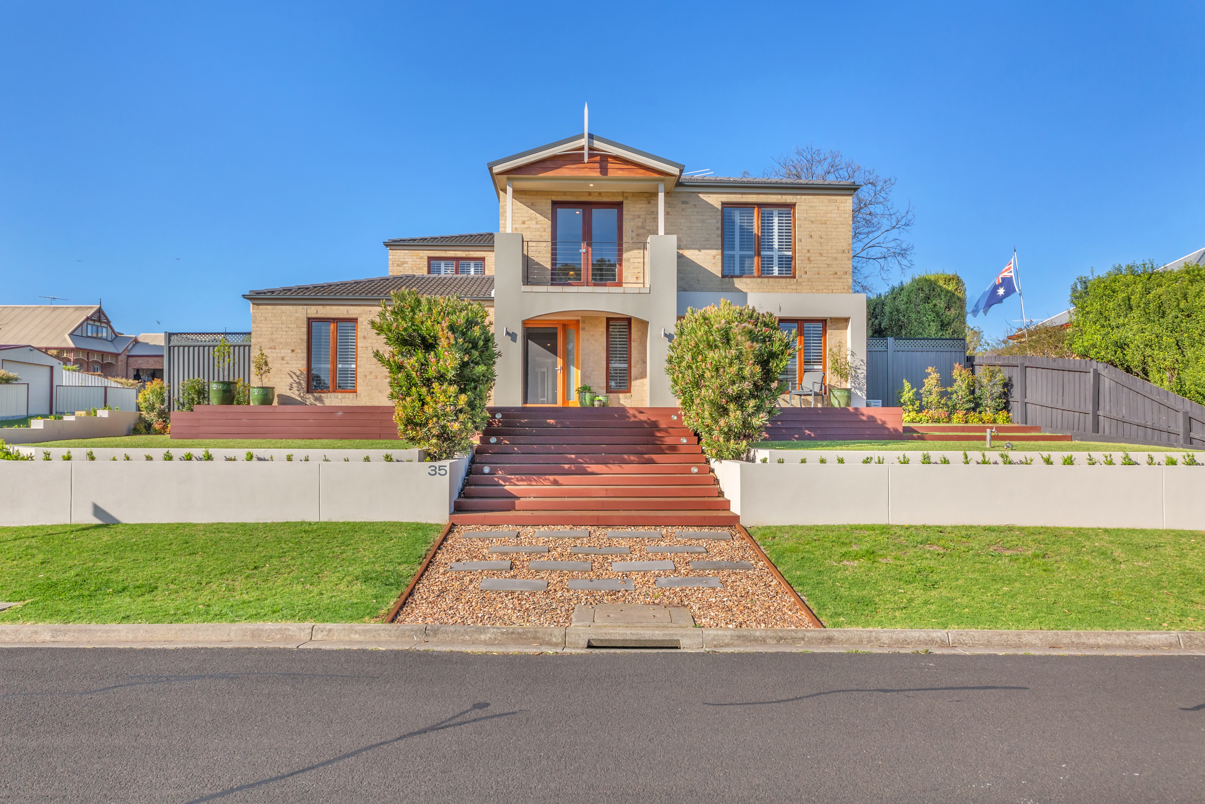 35 Lakeside Boulevard, LARA