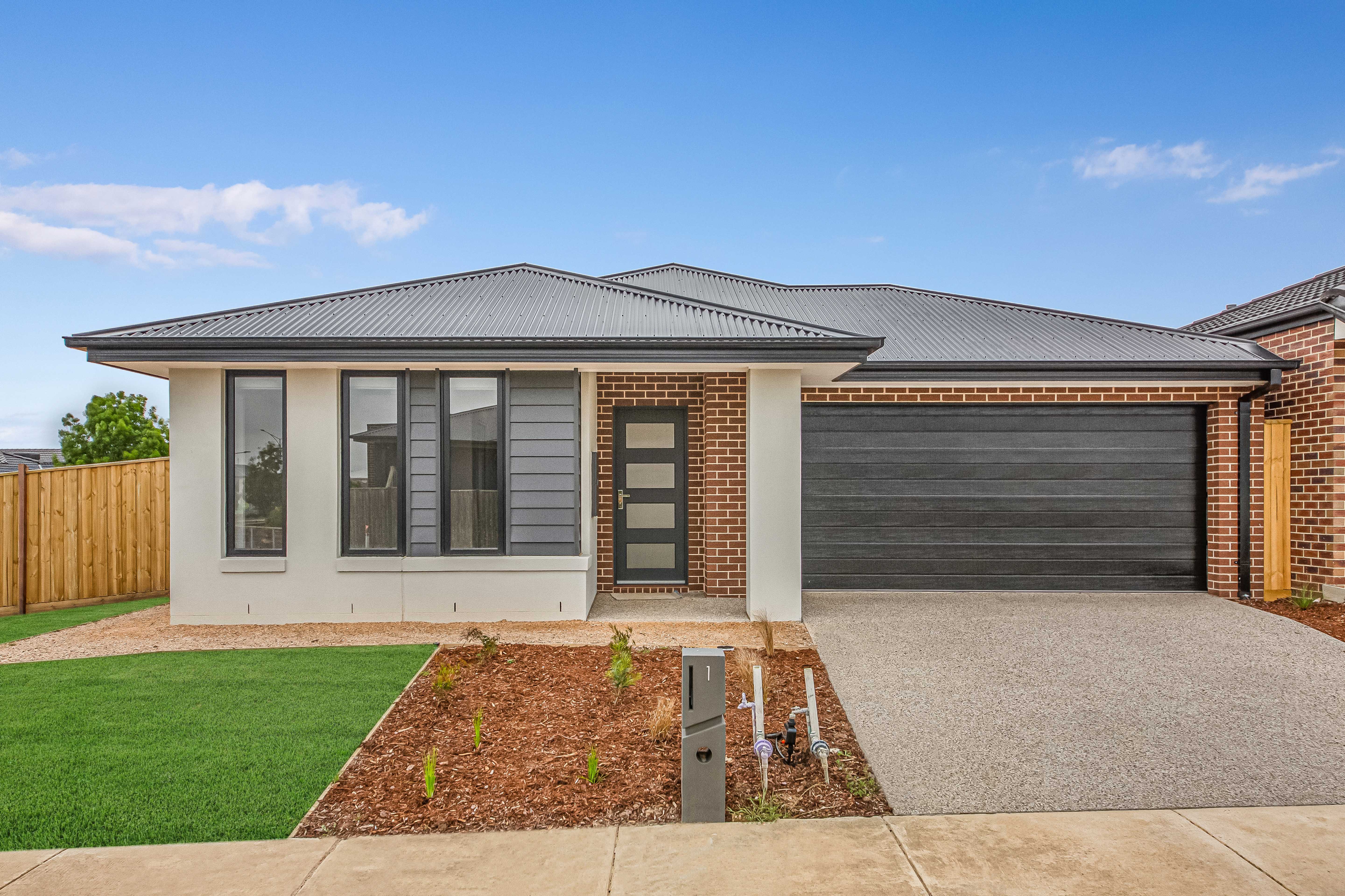 1 Arya Road, CHARLEMONT